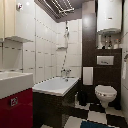 Apartament Na Parterze Лєско Екстер'єр фото