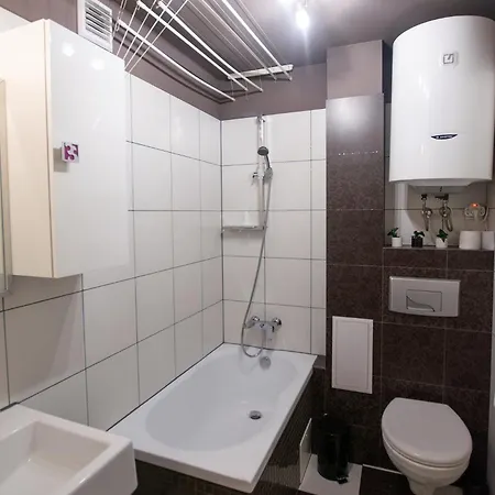 Apartament Na Parterze Лєско Екстер'єр фото